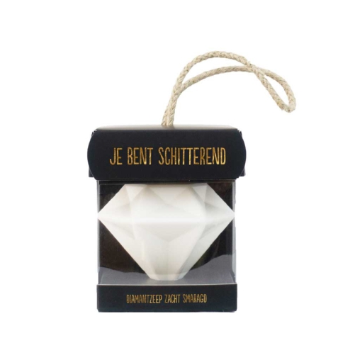 Heerlijk subtiel geurende zeep in de vorm van een diamant in een prachtige verpakking met in het goud de tekst: Je bent ook schitterend.